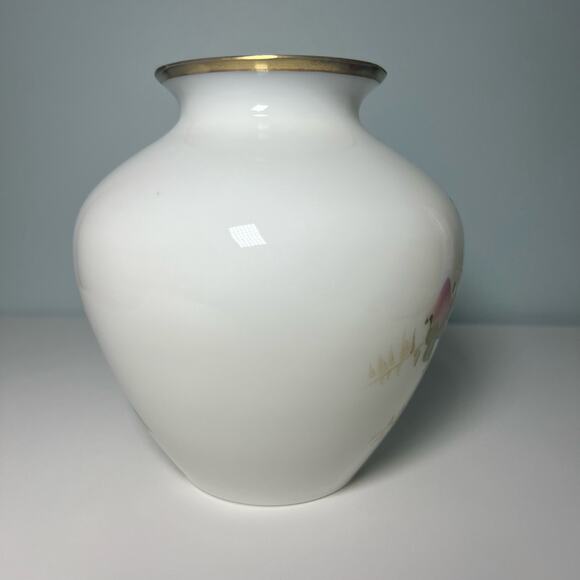 Vintage 40s DeLuxe Inc USA Signed Hand Painted Floral Vase Milk Glass - Picture 4 of 12